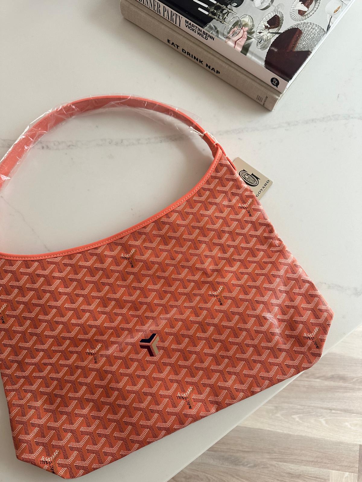 Outfit Dior Goyard Goyard Bohème Hobo Bag Coral (Limited Edition)