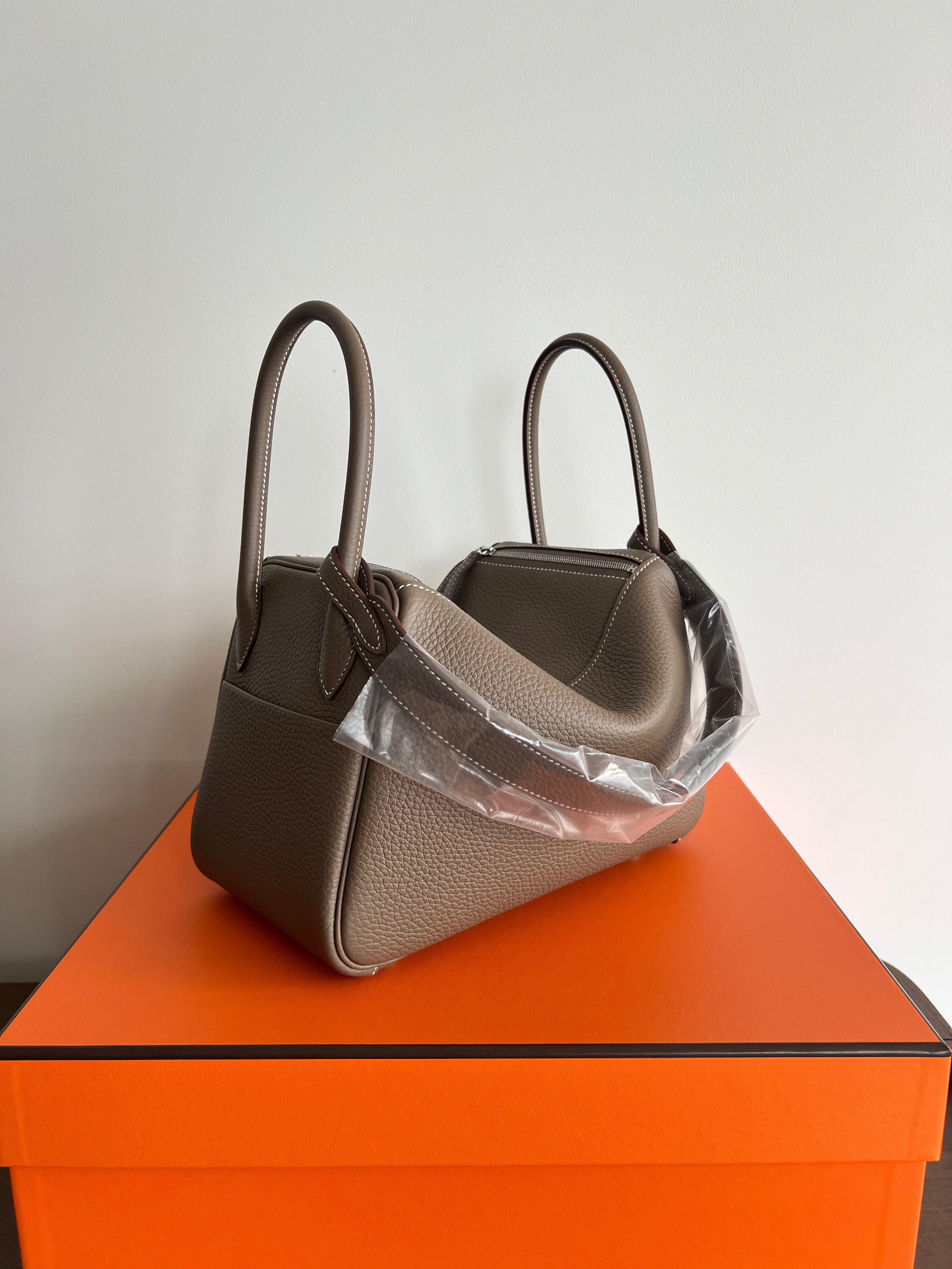 Hermès Lindy 26 Etoupe Clemence PHW