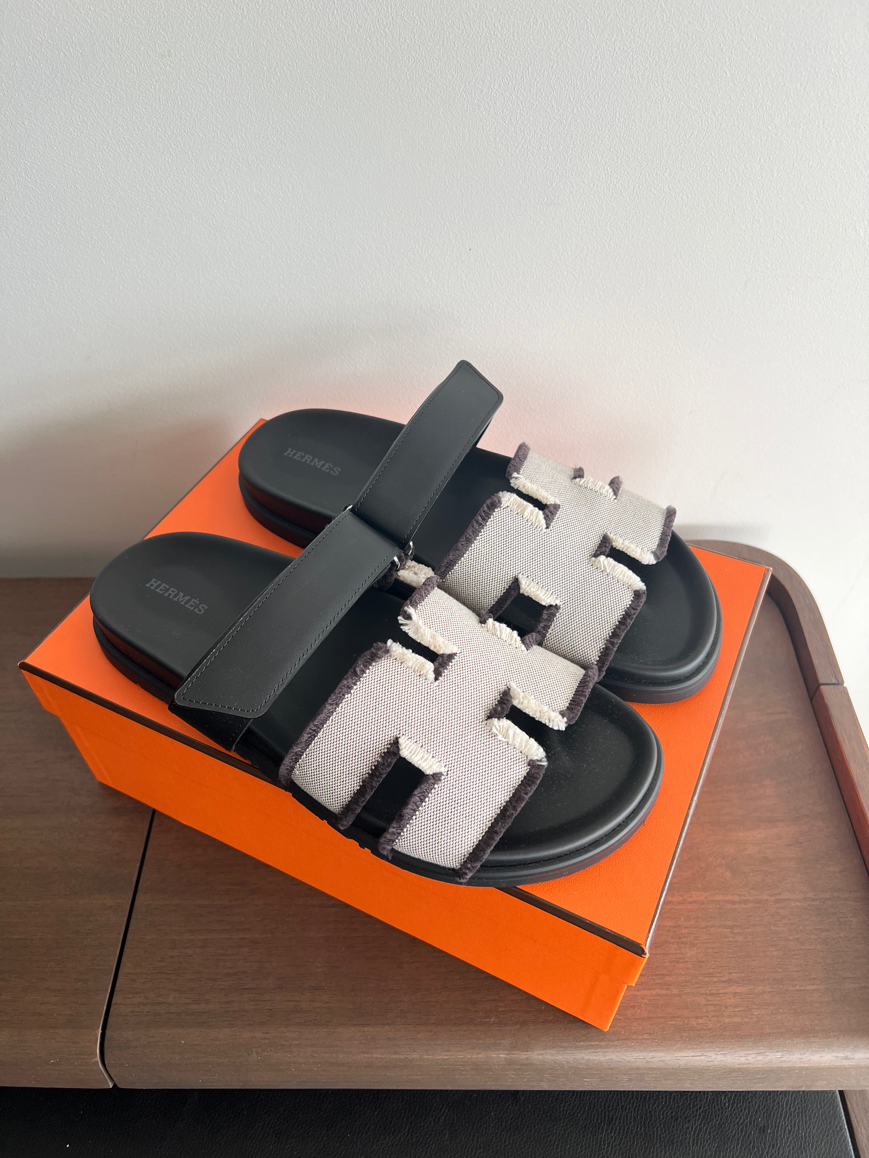 Hermès Chypre Sandals (Prunoir/Noir)