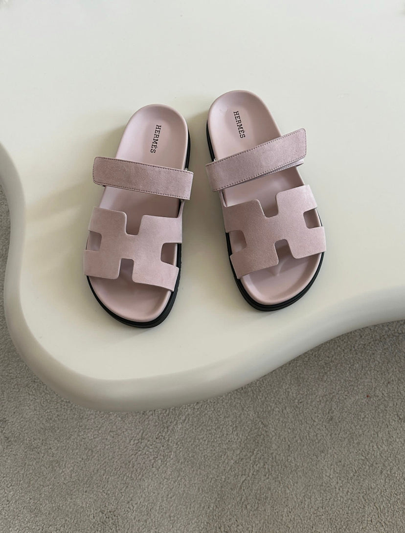 Hermès Chypre Sandals (Rose Porcelaine)