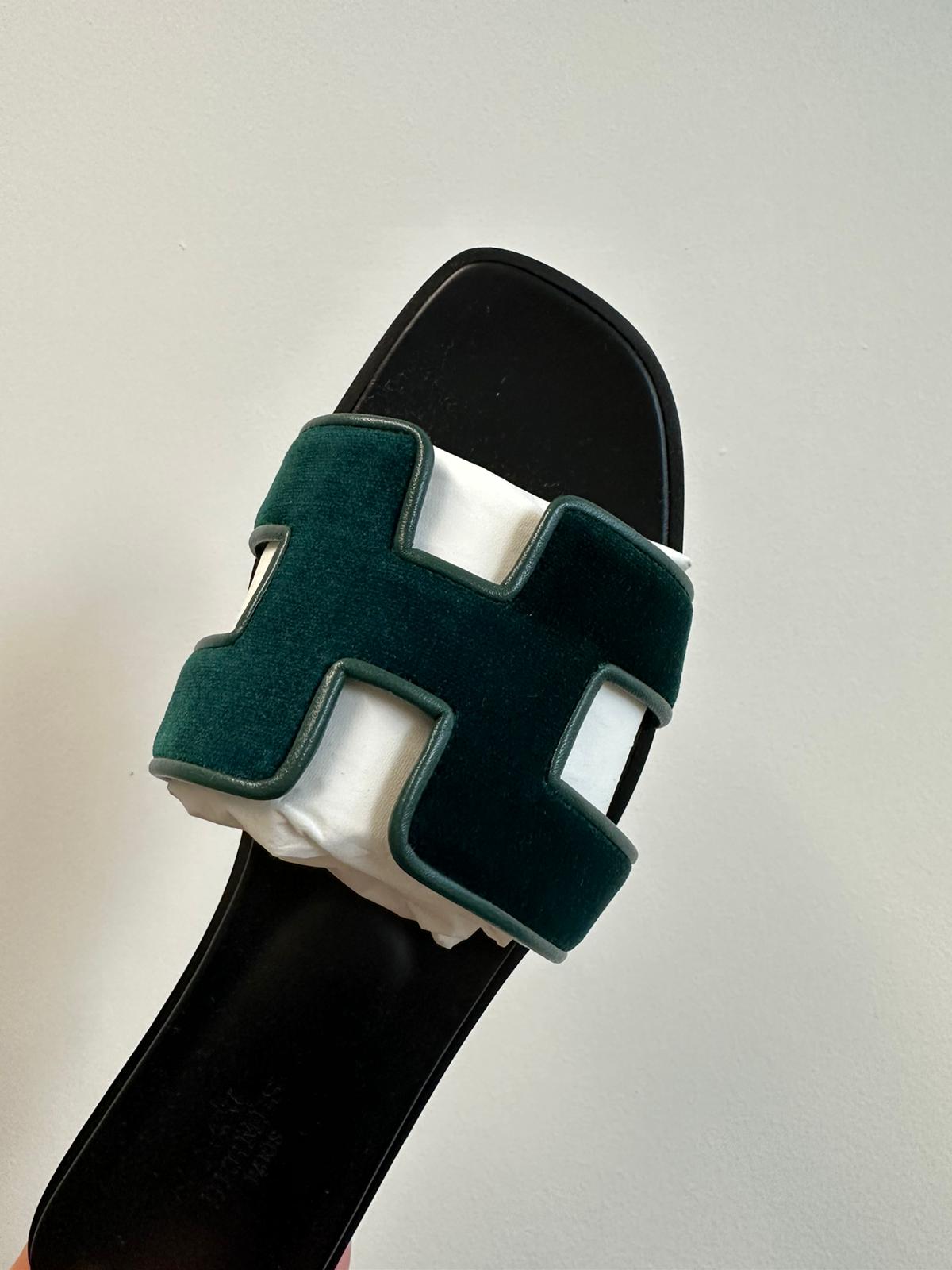 Hermès Oran Sandals Velvet (Vert Foncé)