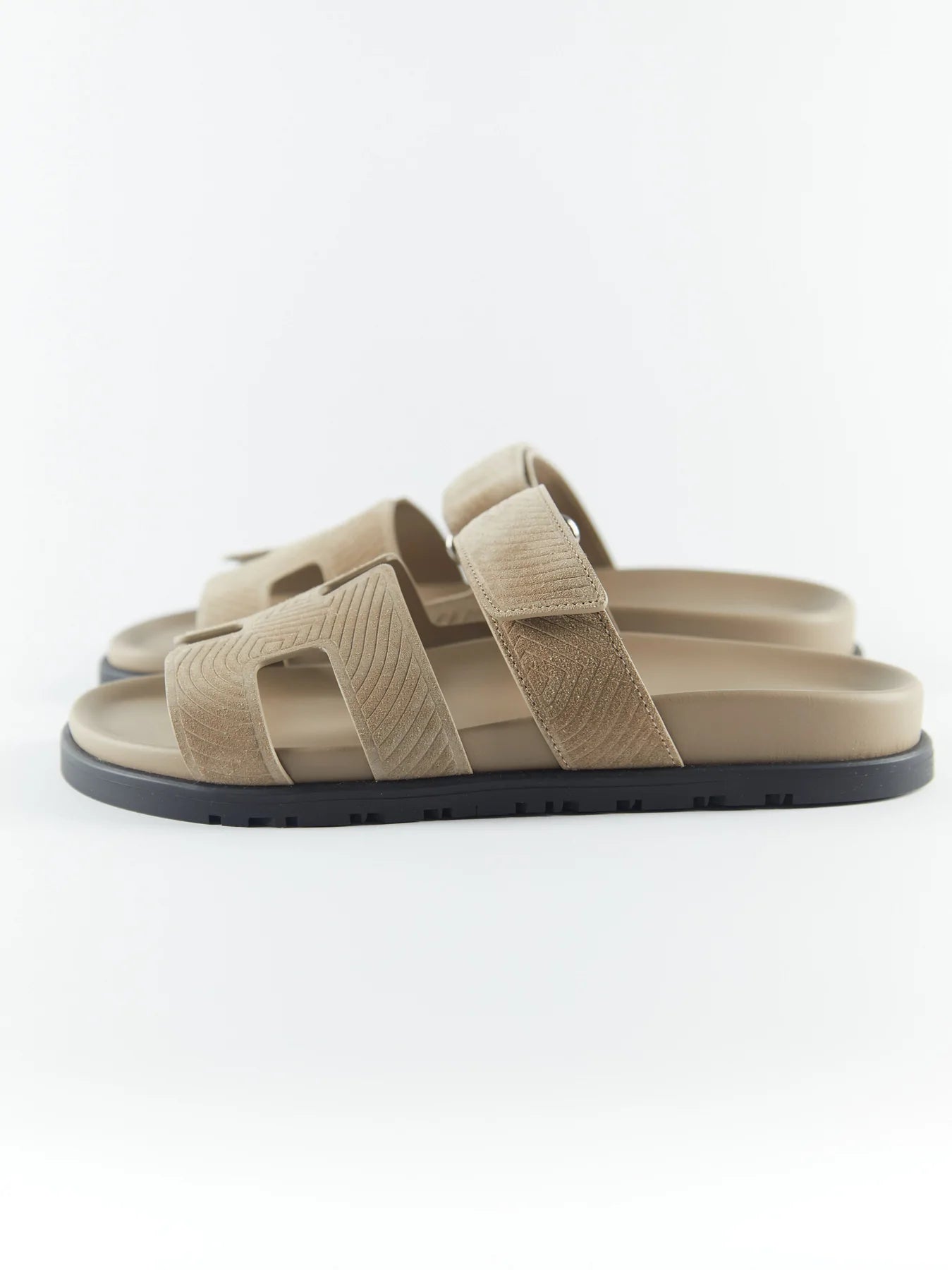 Hermès Chypre Sandals (Beige Sable)