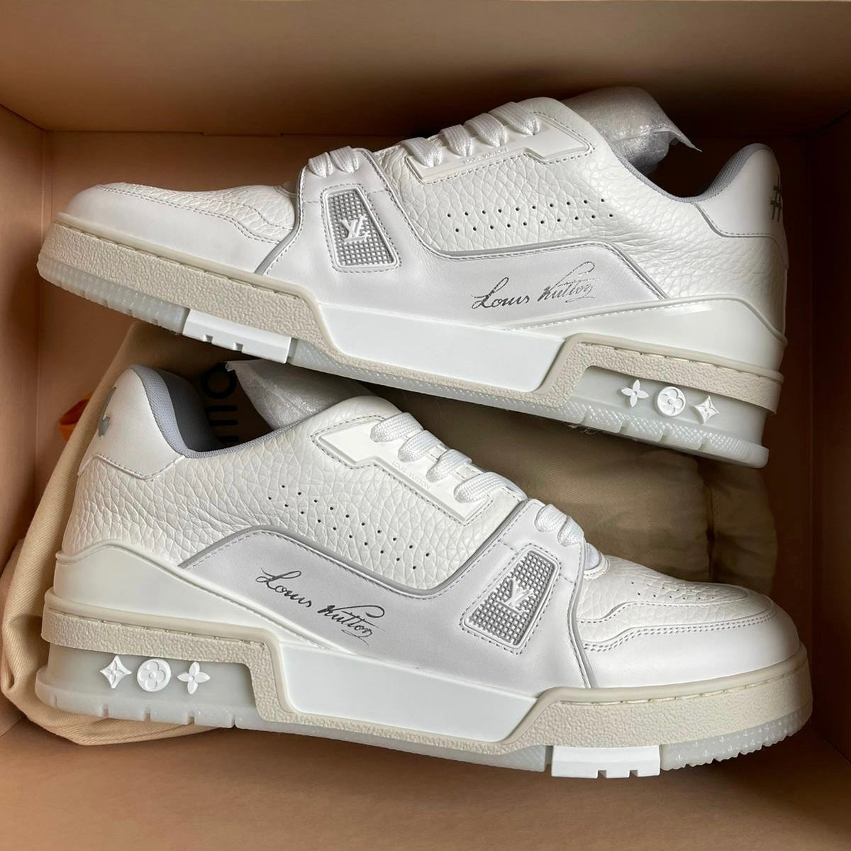 Louis Vuitton LV Trainers (White)