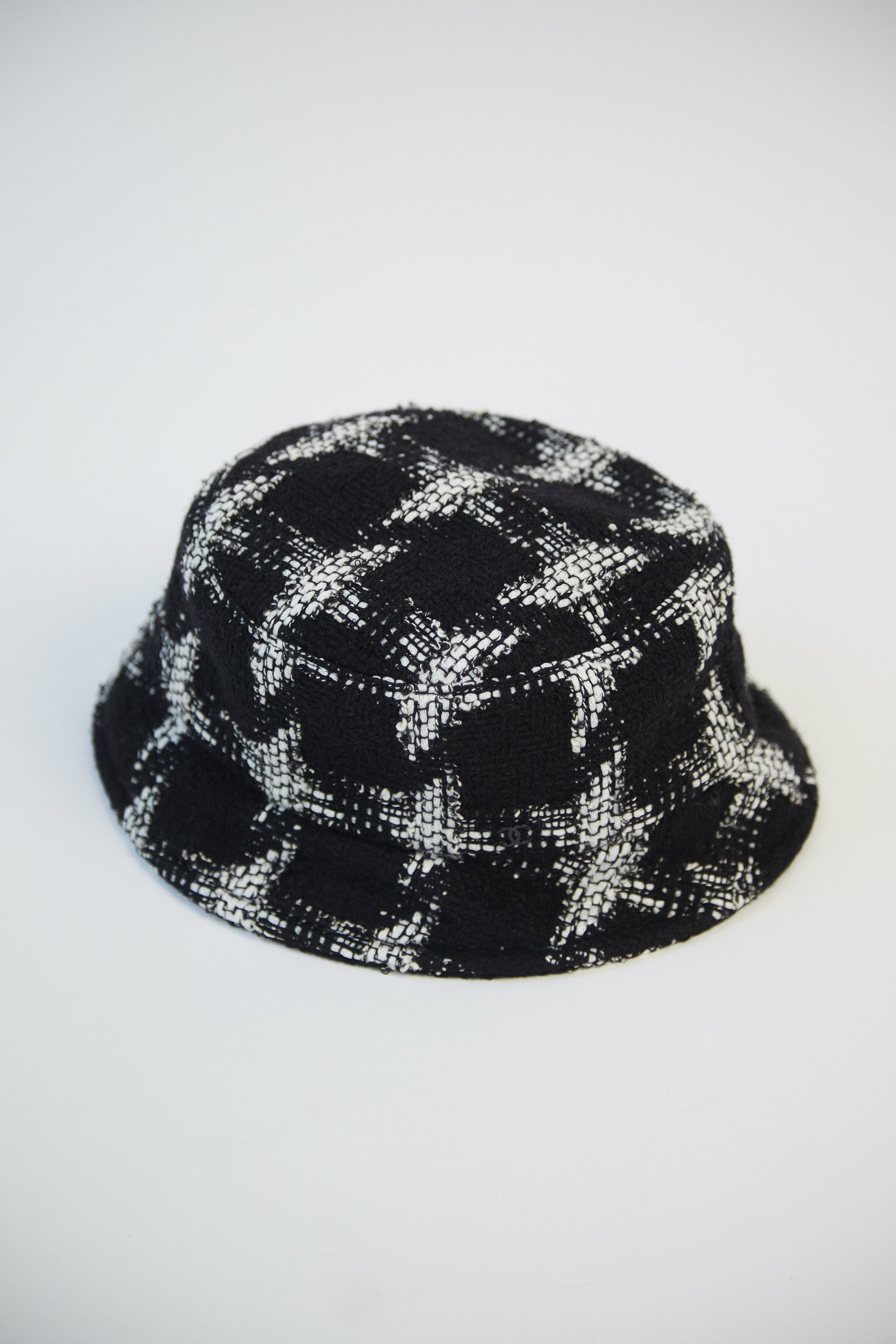 Chanel Bucket Hat Tweed (Black/White)