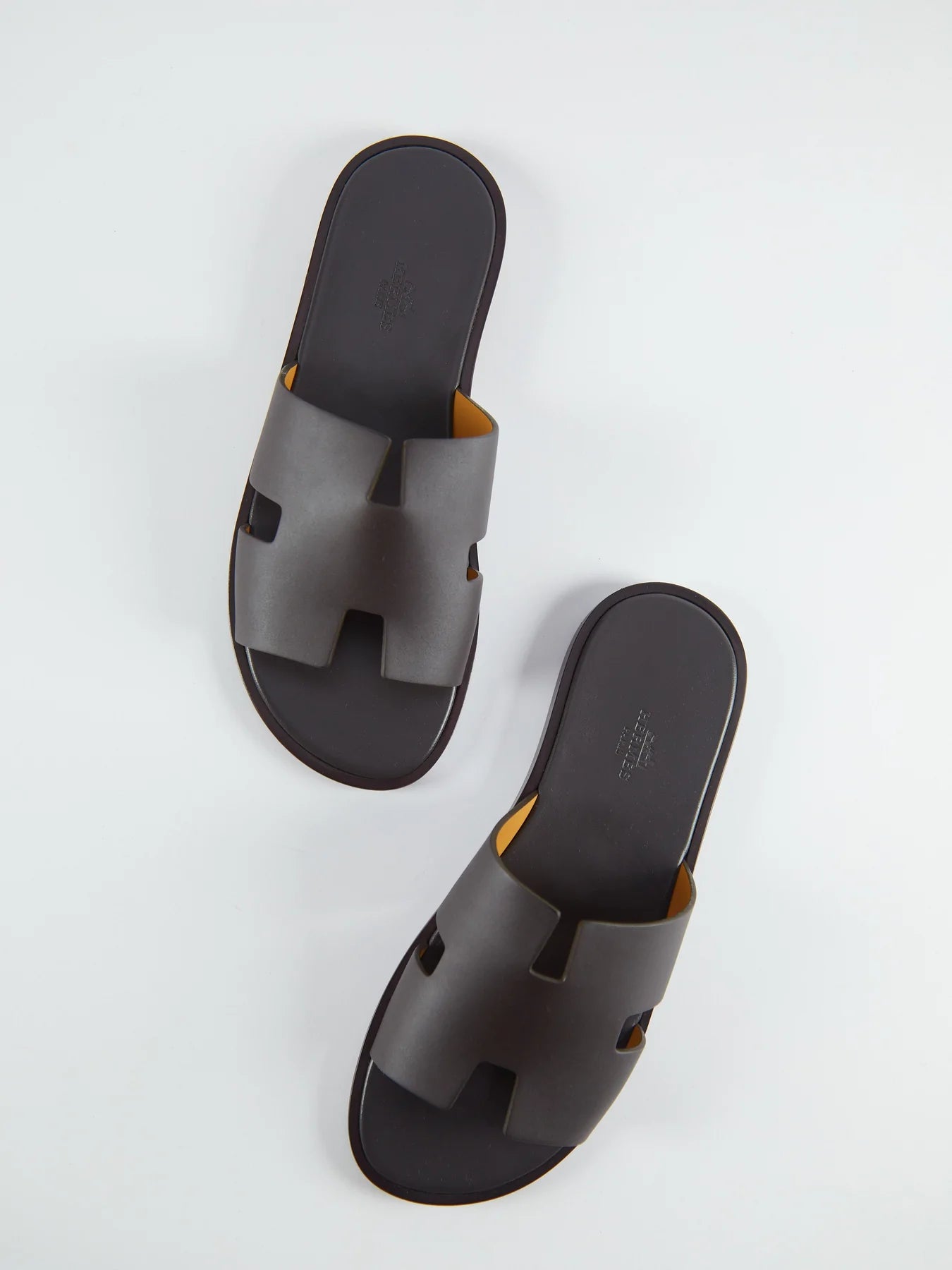 Hermès Izmir Sandals (Moka)