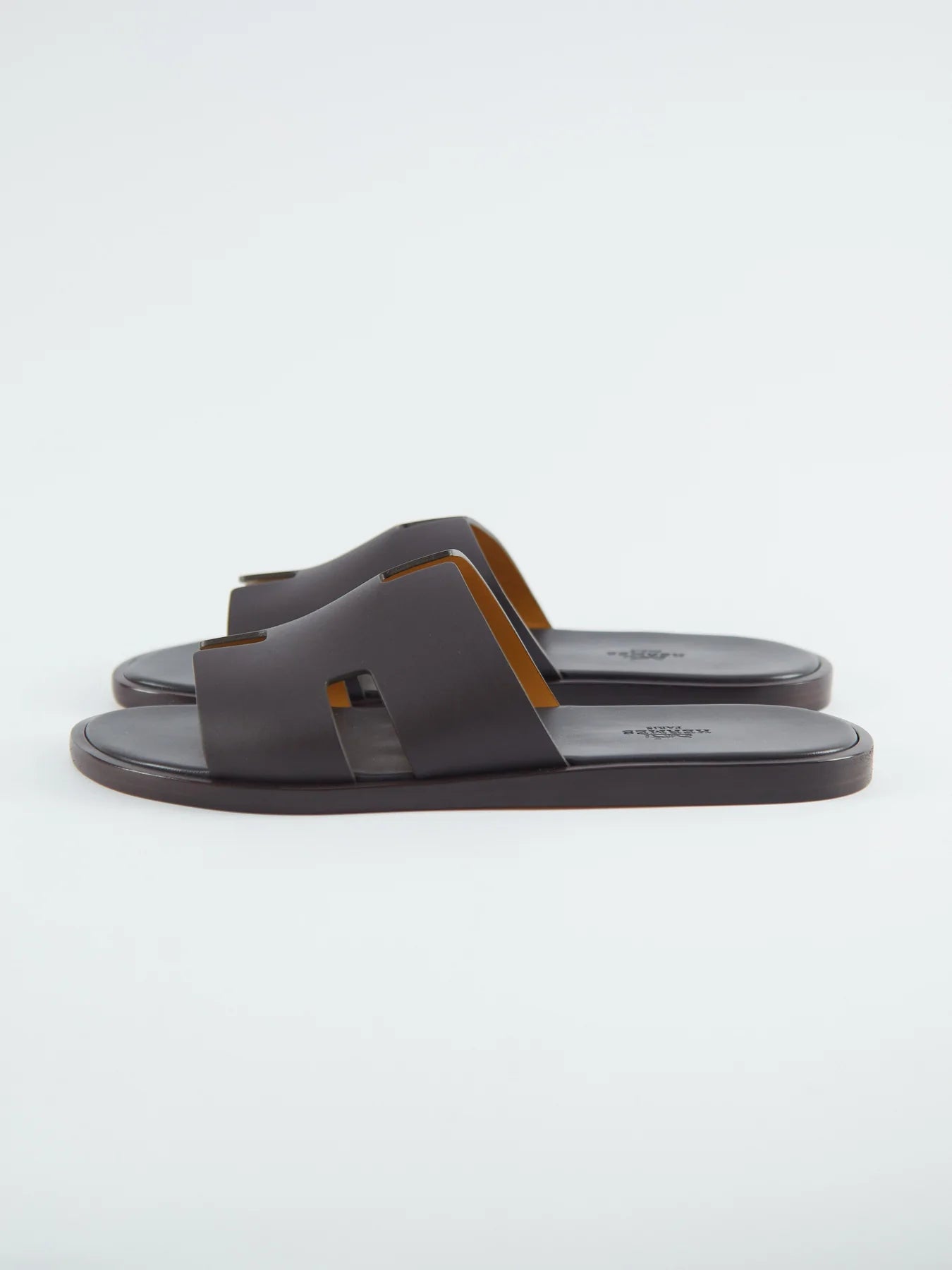 Hermès Izmir Sandals (Moka)