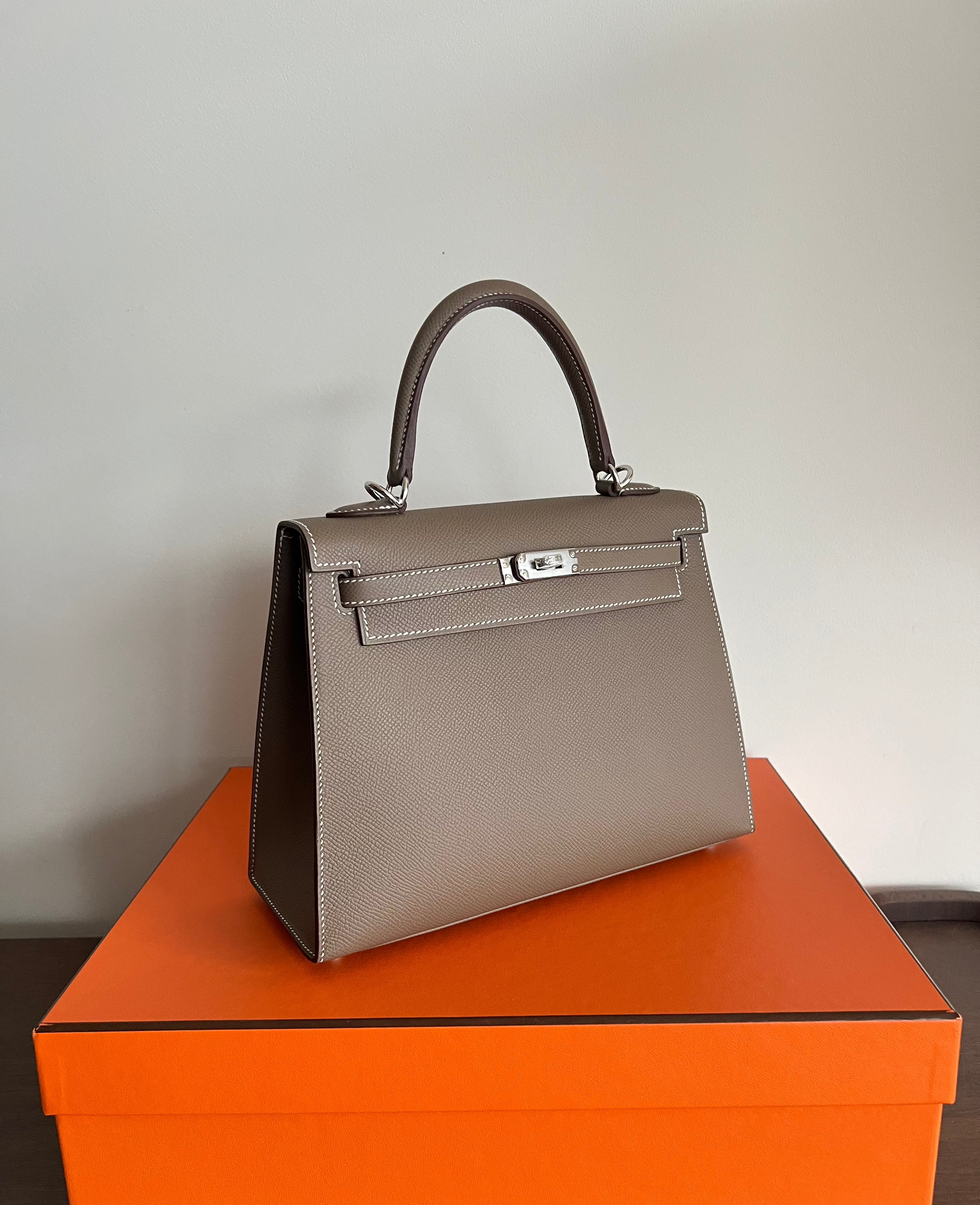 Hermès Kelly 25 Sellier Epsom Etoupe PHW