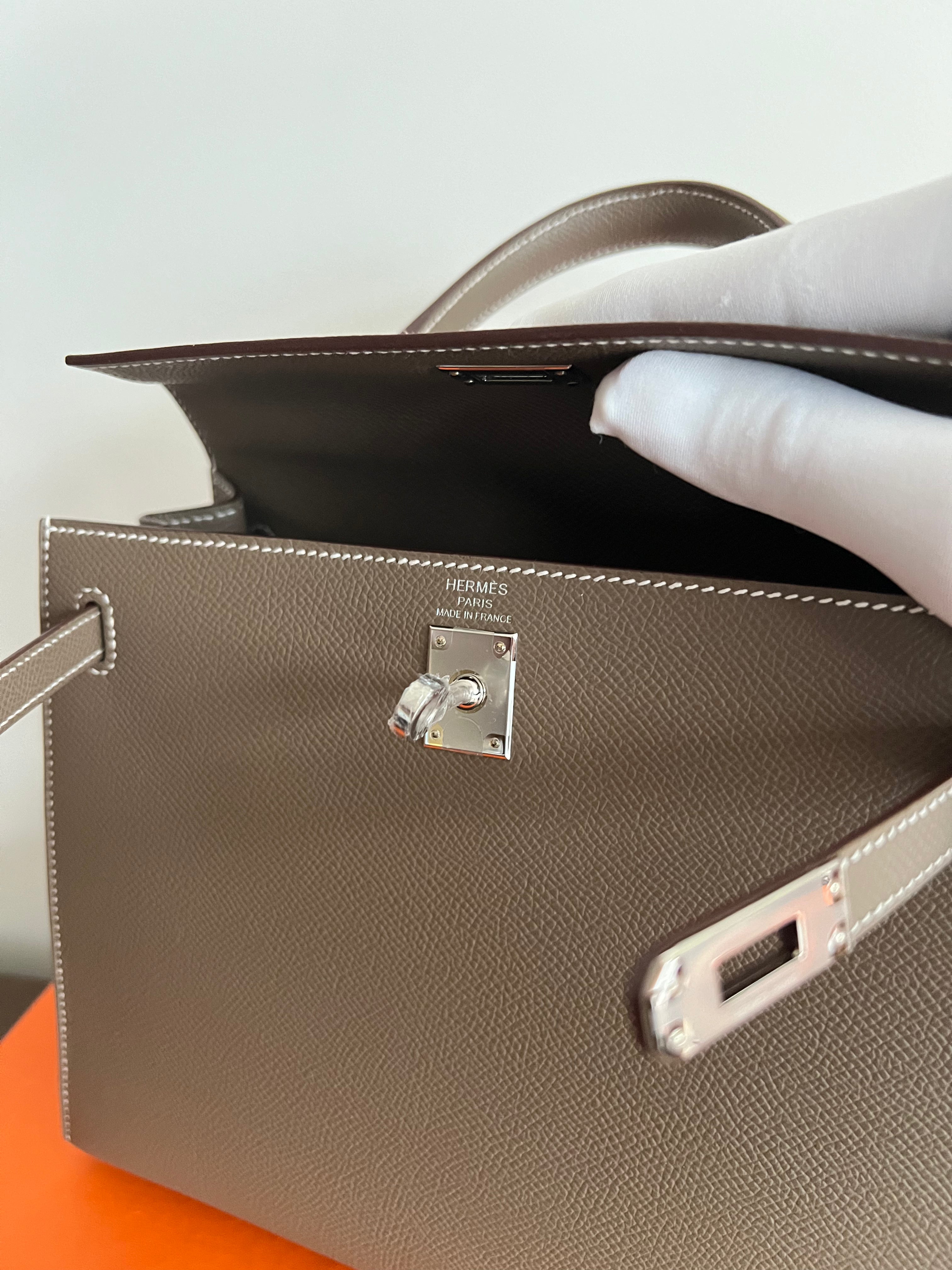 Hermès Kelly 25 Sellier Epsom Etoupe PHW