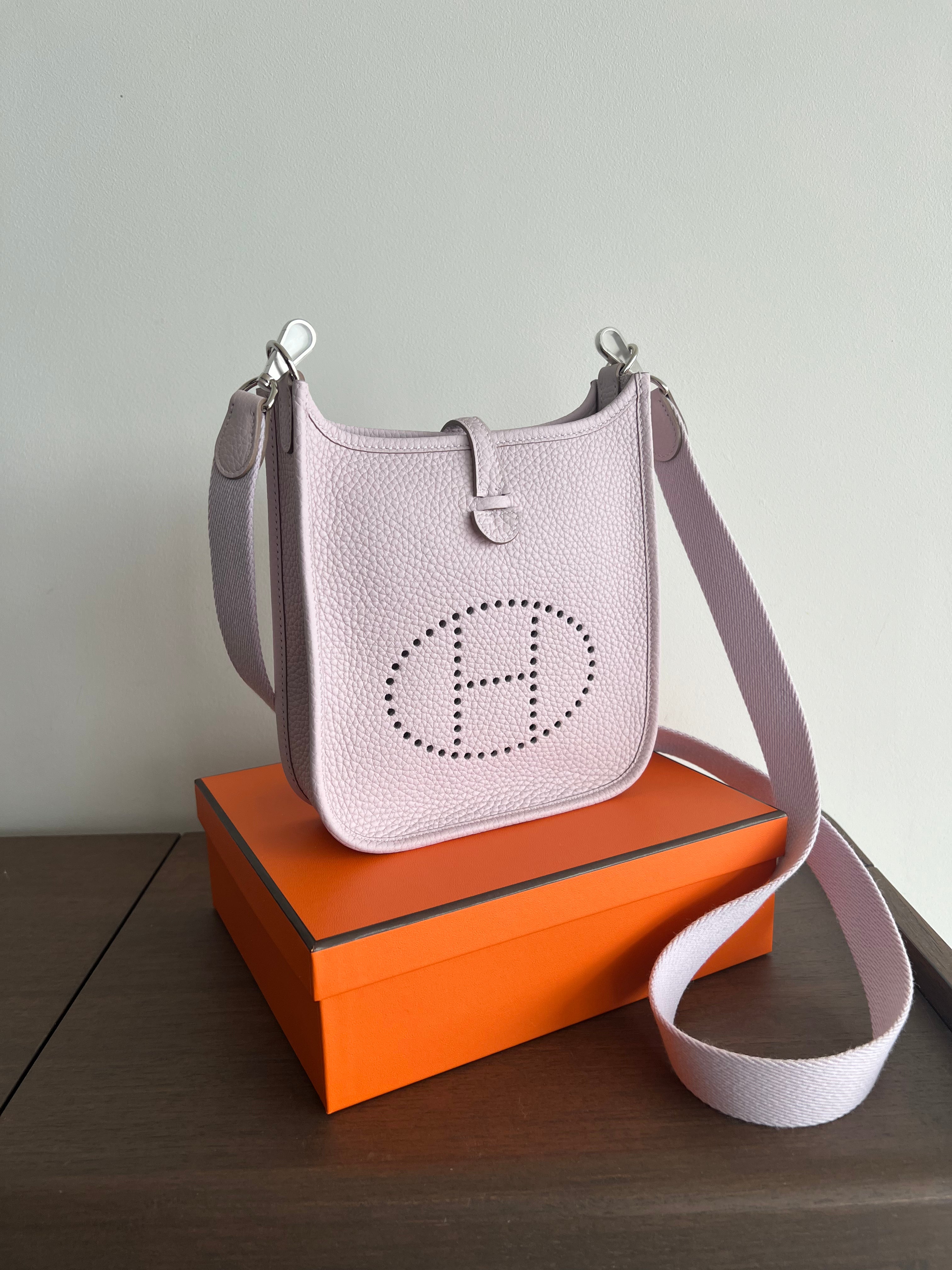 Hermès Mini Evelyne 16 Mauve Pale Clemence PHW