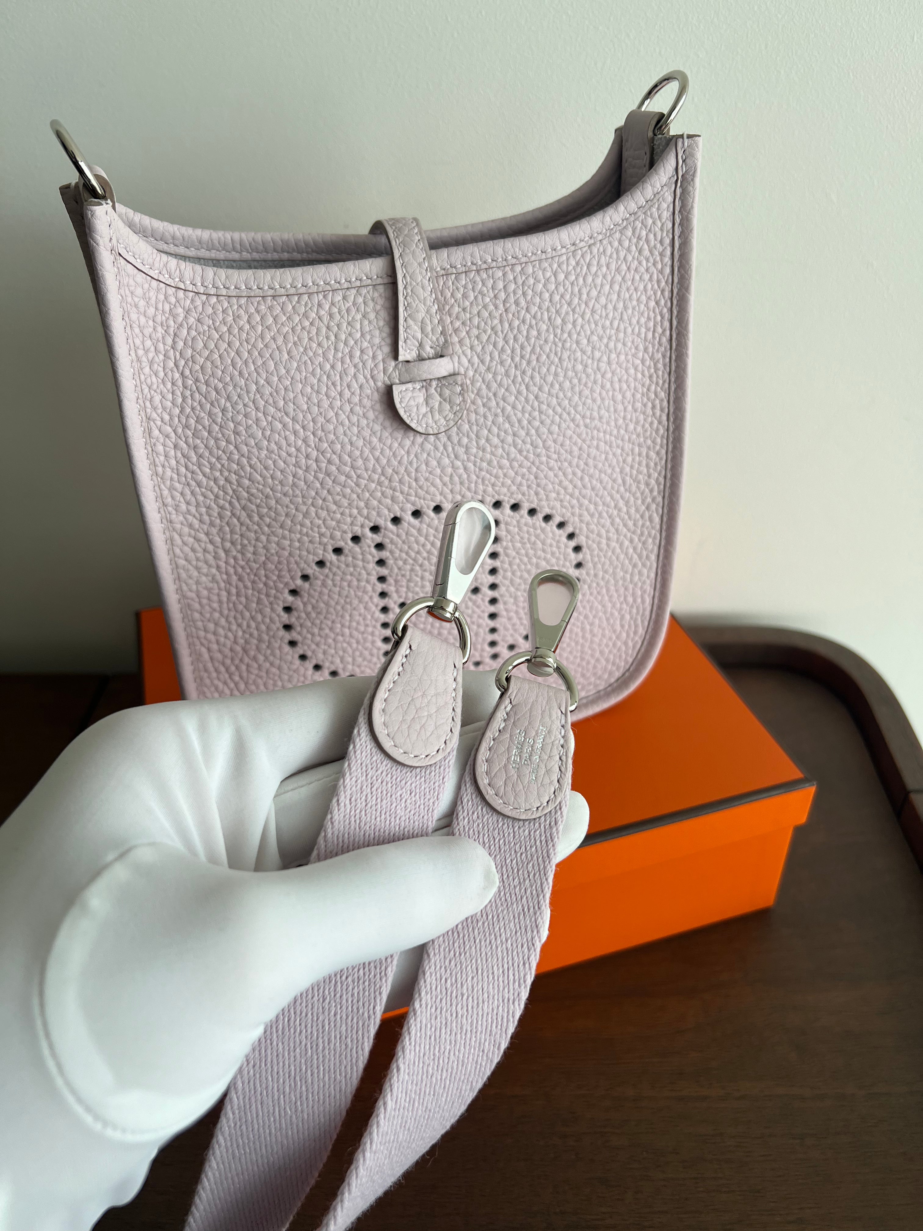 Hermès Mini Evelyne 16 Mauve Pale Clemence PHW