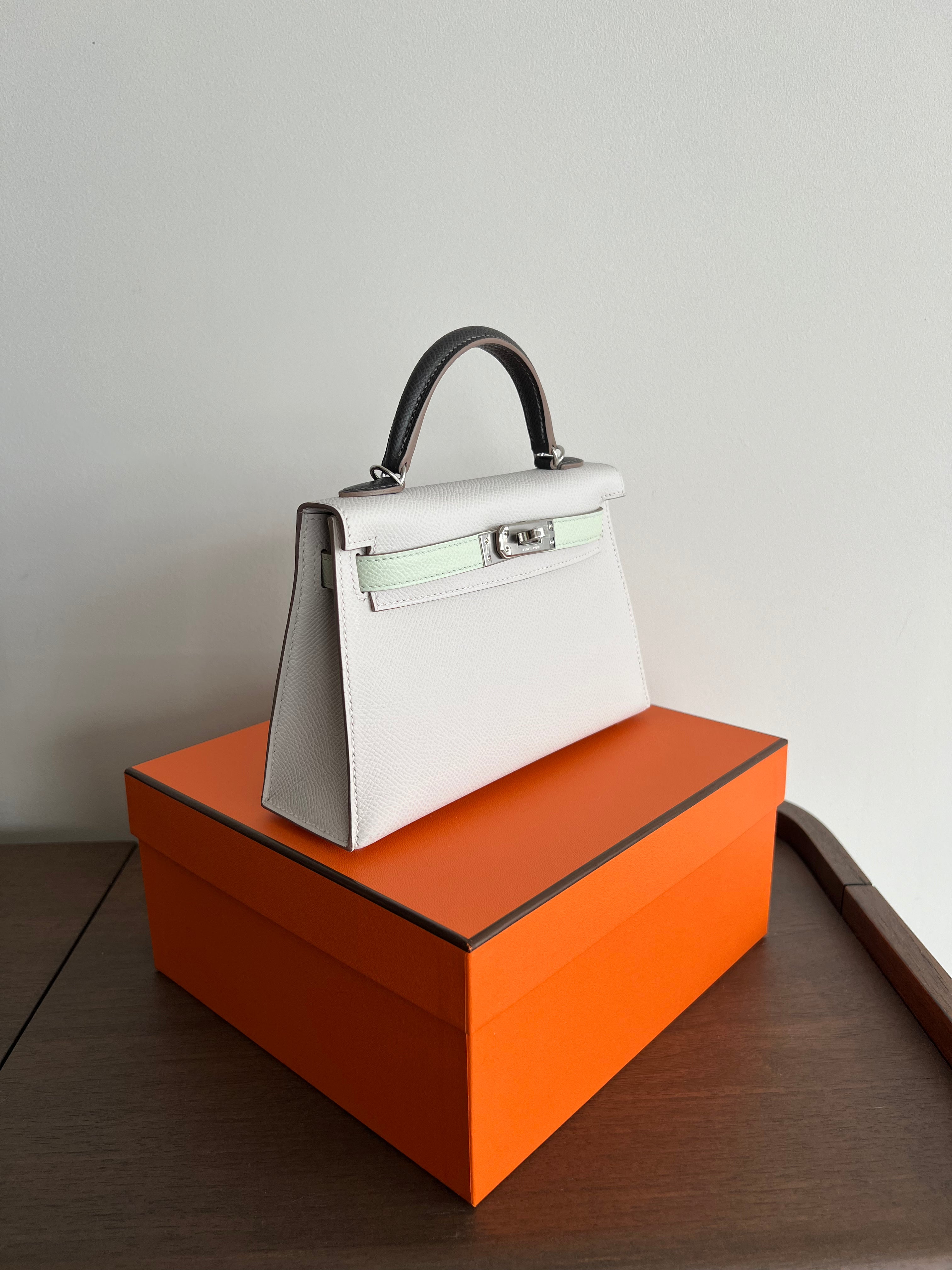 Hermès Mini Kelly 20 Gris Pale / Vert Fizz / Graphite Epsom PHW