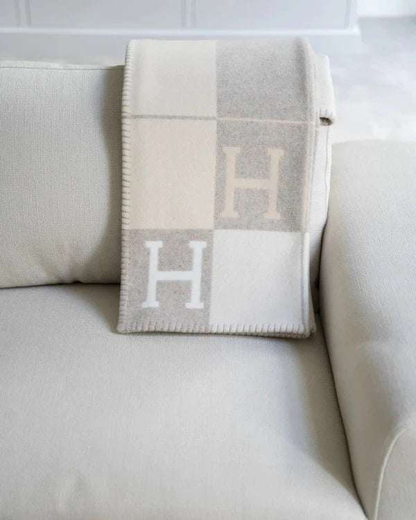 Hermès Avalon III Throw Blanket (Coco/Camomille)
